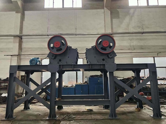 Fabricantes de trituradores de mandíbulas de calcário de potência de motor de 110 kW para capacidade de 110-320 tph