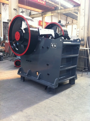 Máquina de trituração de rocha para construção Máquina de triturador de mandíbula Linea de filtragem de saída Tamanho 65-140mm