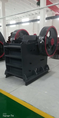 PE600*900 Triturador de mandíbulas com padrão e instalação sob orientação técnica
