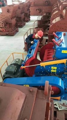 Pedido personalizado Versão europeia de moagem bruta Raymond Mill Equipamento de moagem