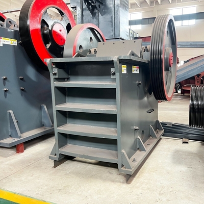 Rocks Granite Marble Pec Jaw Stone Crusher com conveyor belt Inlet Tamanho 0-410mm